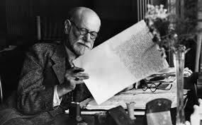 Sigmund Freud leyendo el perióddico